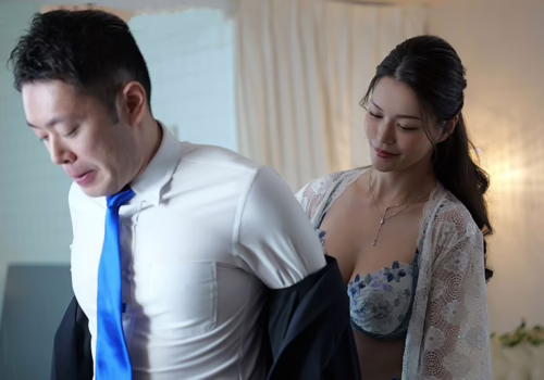 Vợ xinh đi làm thêm ngoại tình với trai trẻ vì chồng thờ ơ